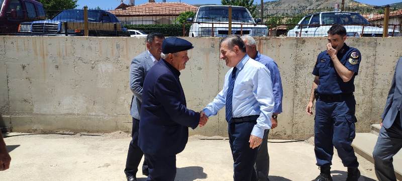İlçe Kaymakamımız Sayın Cemal Hüsnü Çaykara, Elmadağ Gönül Yolu projesi kapsamında Karacahasan Mahallesini ziyaret etti