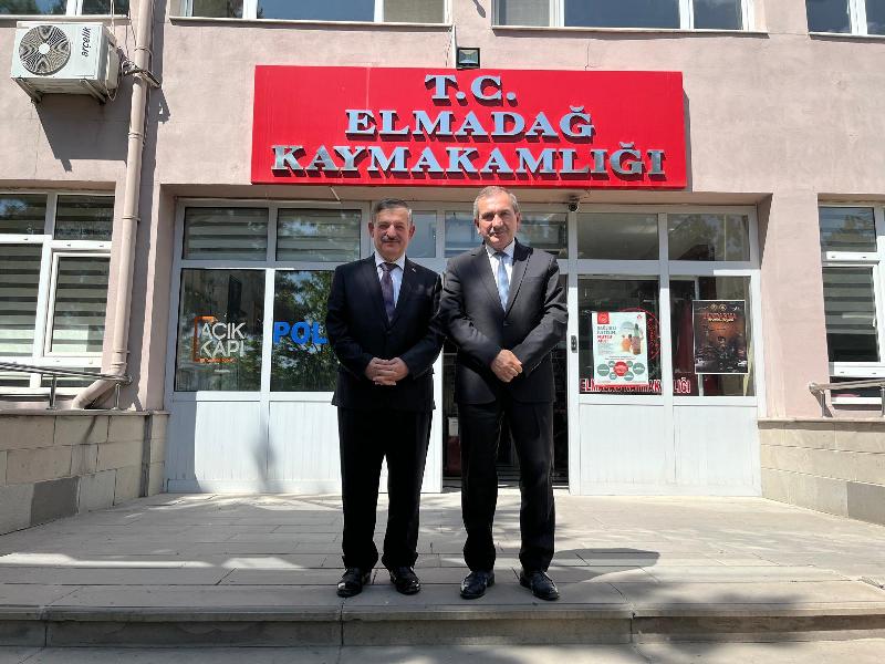 Merkez Valisi Sayın Abdulkadir Yazıcı, İlçe Kaymakamımız Sayın Cemal Hüsnü Çaykara’yı makamında ziyaret etti.